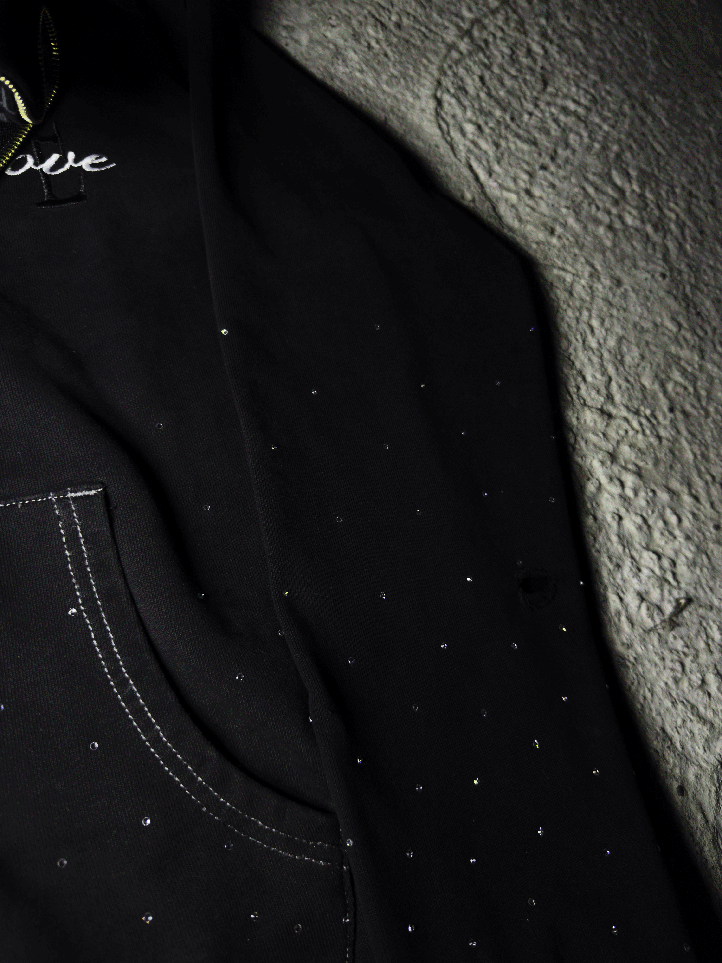 DIRTY MONEY HEALS HOODIE 390GSM